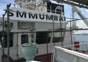 Ship name painting works